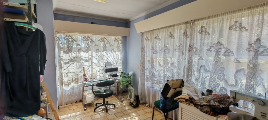 11 Bedroom Property for Sale in Knopjeslaagte Gauteng