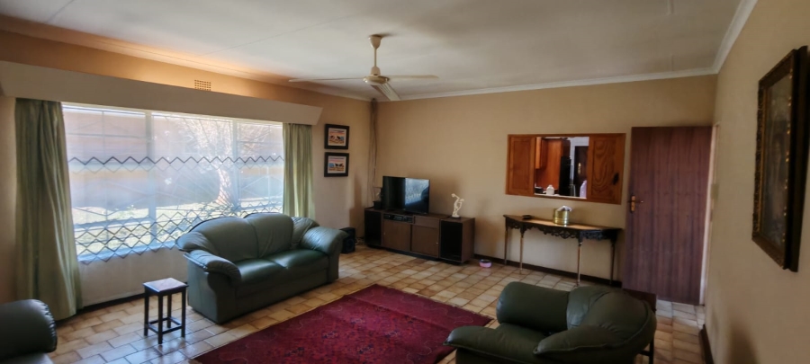 11 Bedroom Property for Sale in Knopjeslaagte Gauteng