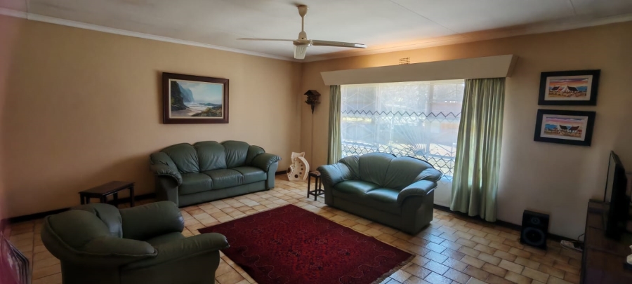 11 Bedroom Property for Sale in Knopjeslaagte Gauteng