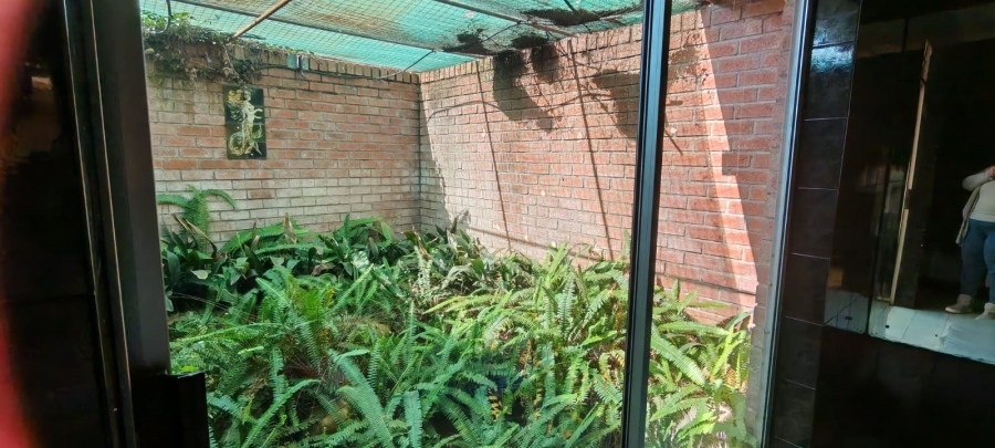 11 Bedroom Property for Sale in Knopjeslaagte Gauteng