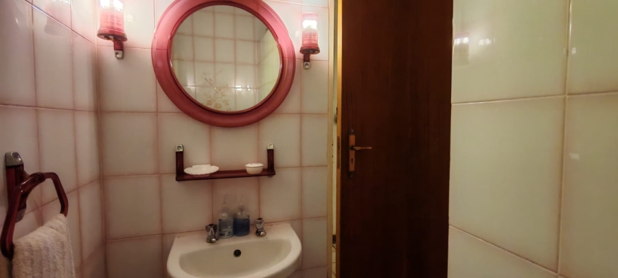 11 Bedroom Property for Sale in Knopjeslaagte Gauteng