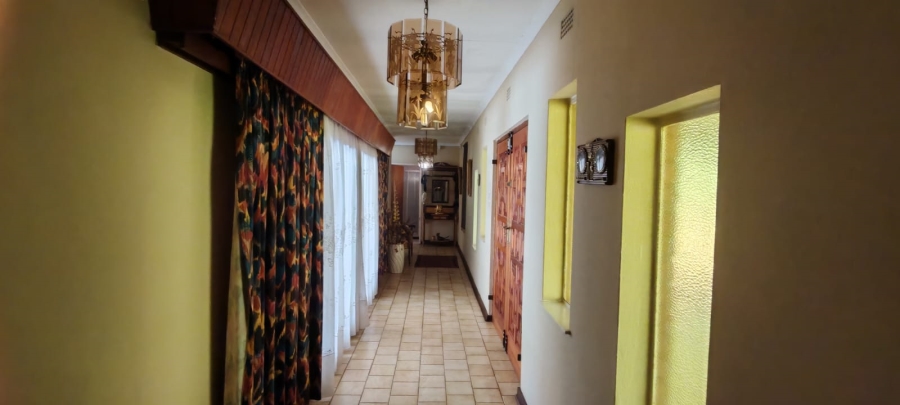 11 Bedroom Property for Sale in Knopjeslaagte Gauteng