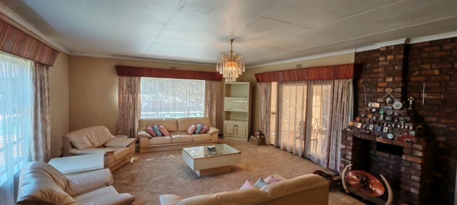 11 Bedroom Property for Sale in Knopjeslaagte Gauteng