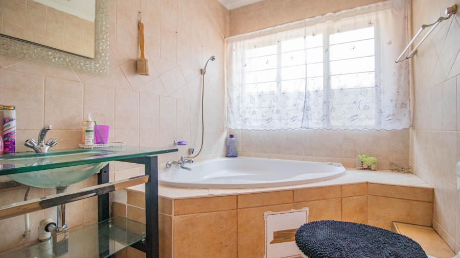 3 Bedroom Property for Sale in Heatherview Gauteng