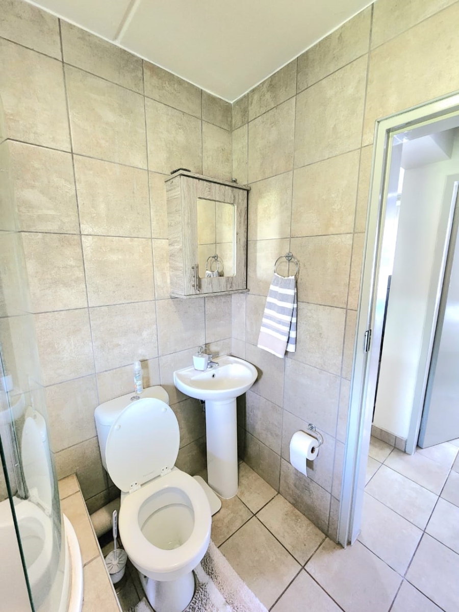 2 Bedroom Property for Sale in Montana Tuine Gauteng