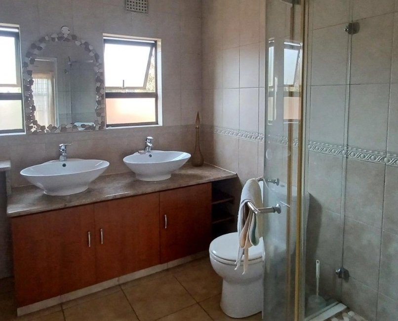 5 Bedroom Property for Sale in Vanderbijlpark SE 4 Gauteng