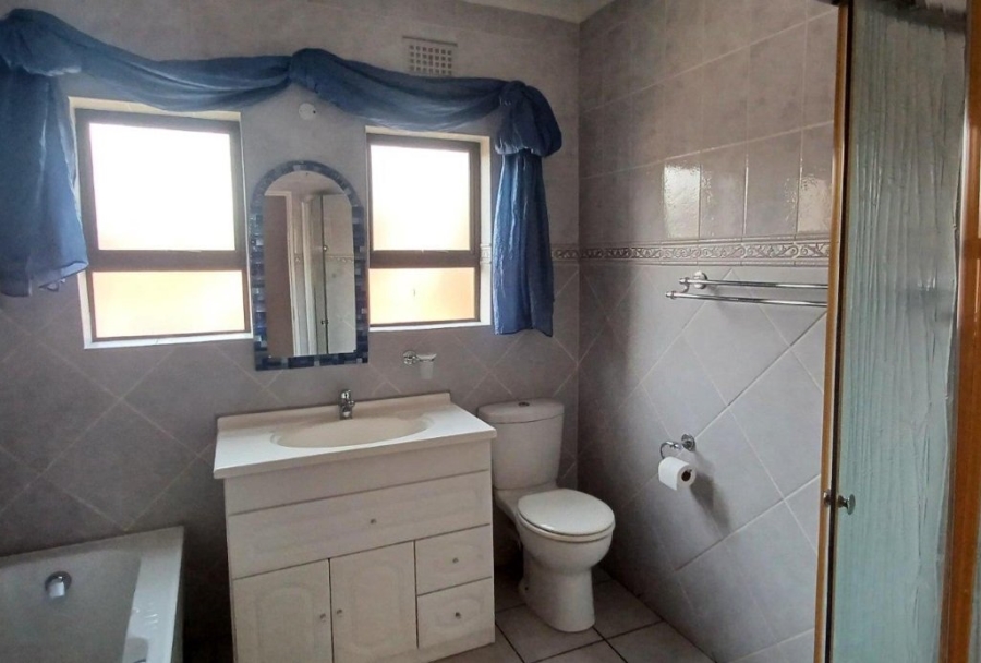 5 Bedroom Property for Sale in Vanderbijlpark SE 4 Gauteng