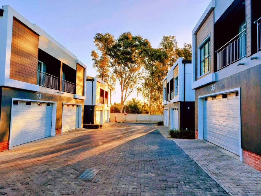 3 Bedroom Property for Sale in Sunninghill Gauteng