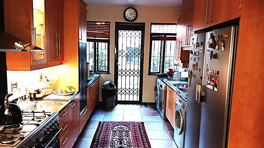 To Let 4 Bedroom Property for Rent in Illovo Gauteng