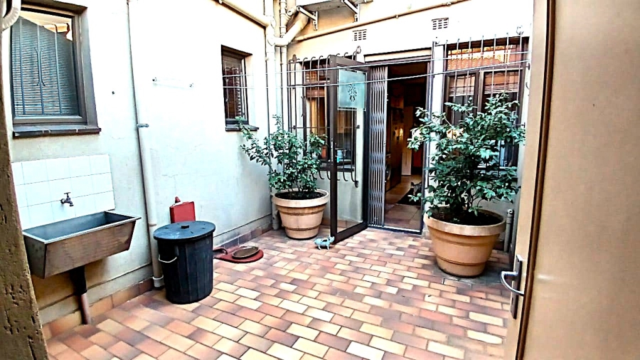To Let 4 Bedroom Property for Rent in Illovo Gauteng