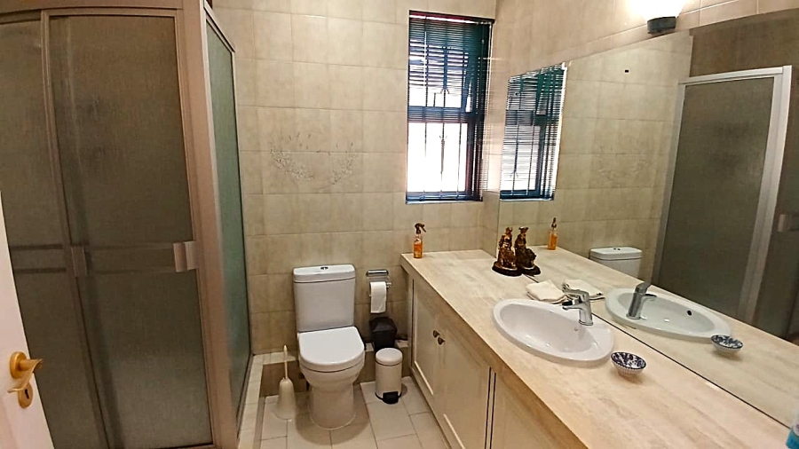 To Let 4 Bedroom Property for Rent in Illovo Gauteng