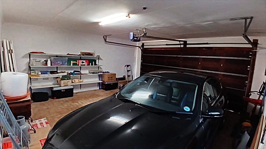 To Let 4 Bedroom Property for Rent in Illovo Gauteng