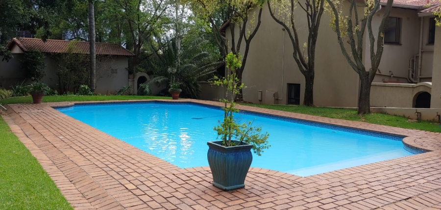 To Let 4 Bedroom Property for Rent in Illovo Gauteng