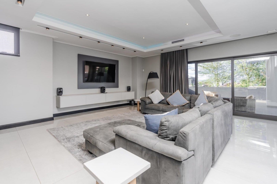 5 Bedroom Property for Sale in Midstream Ridge Gauteng