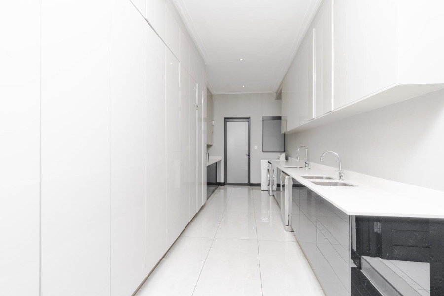 5 Bedroom Property for Sale in Midstream Ridge Gauteng