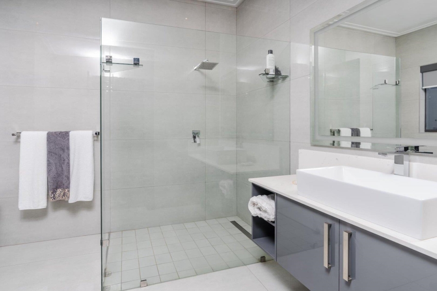 5 Bedroom Property for Sale in Midstream Ridge Gauteng