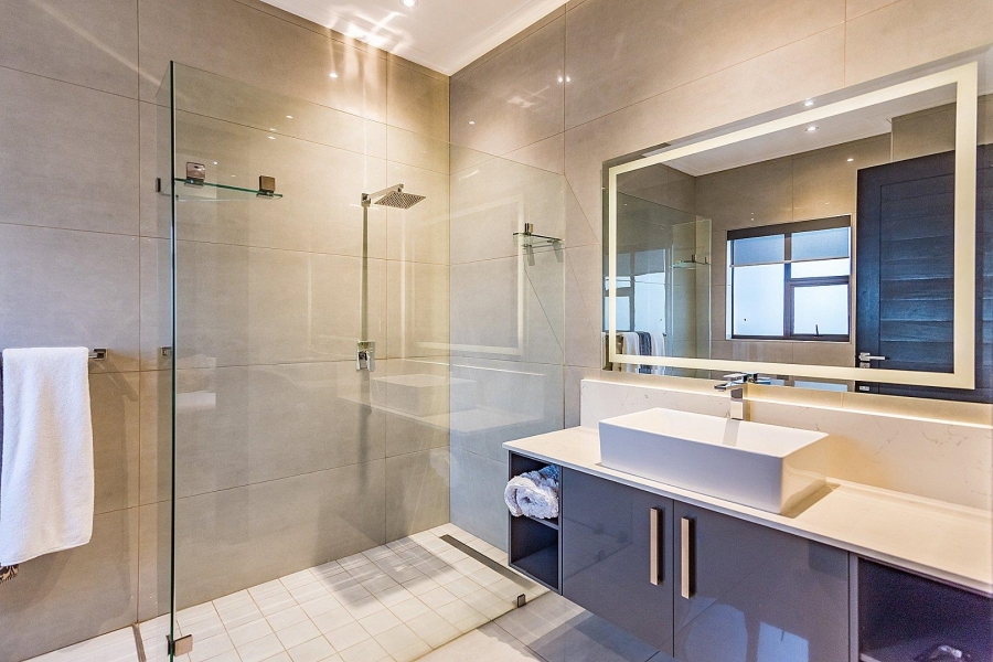 5 Bedroom Property for Sale in Midstream Ridge Gauteng