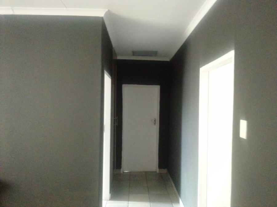 2 Bedroom Property for Sale in Pretoria North Gauteng