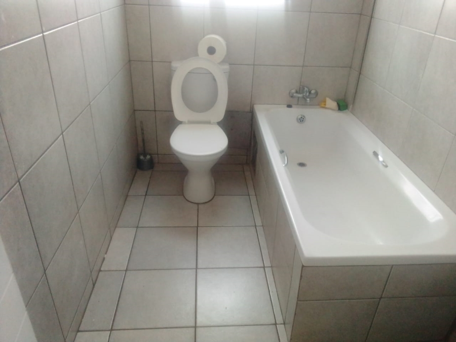 2 Bedroom Property for Sale in Pretoria North Gauteng