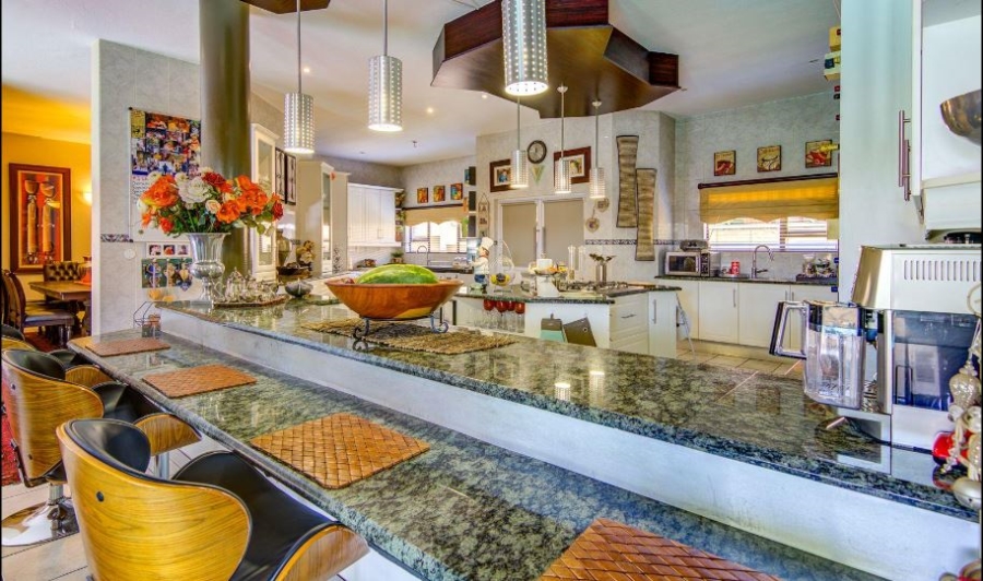 5 Bedroom Property for Sale in Glen Marais Gauteng