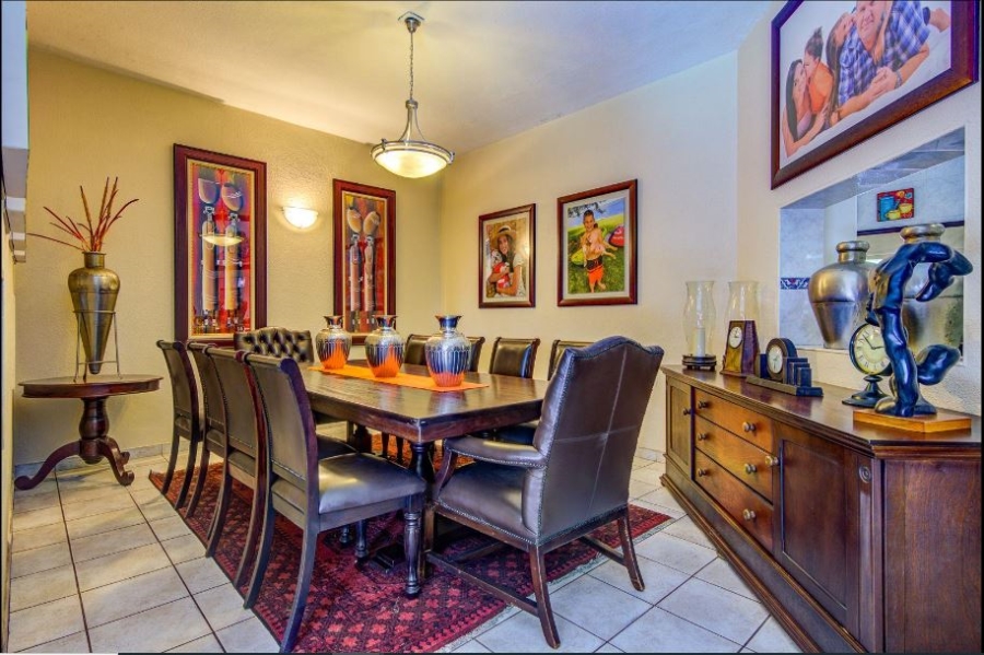 5 Bedroom Property for Sale in Glen Marais Gauteng