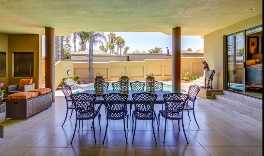 5 Bedroom Property for Sale in Glen Marais Gauteng