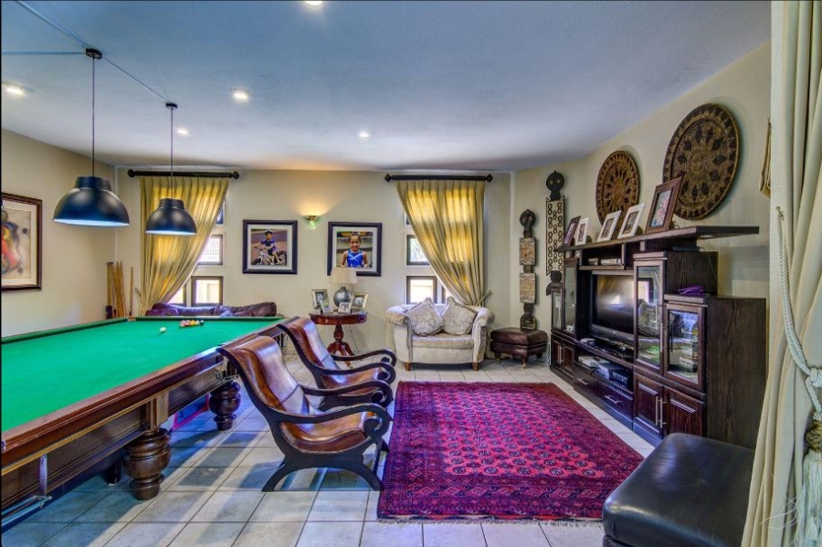 5 Bedroom Property for Sale in Glen Marais Gauteng