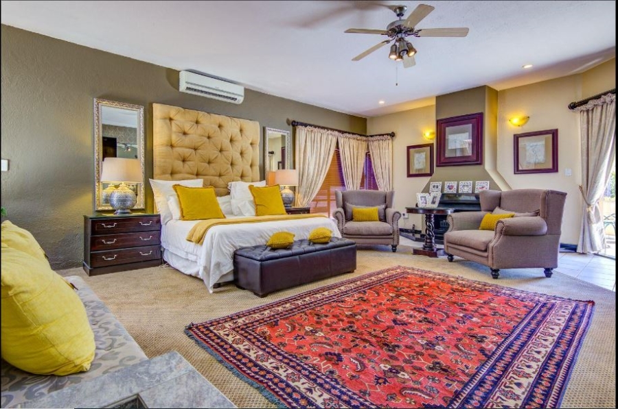 5 Bedroom Property for Sale in Glen Marais Gauteng