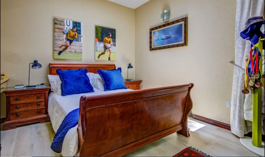 5 Bedroom Property for Sale in Glen Marais Gauteng