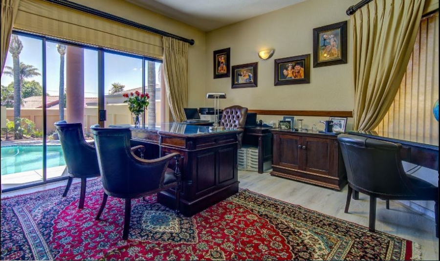 5 Bedroom Property for Sale in Glen Marais Gauteng