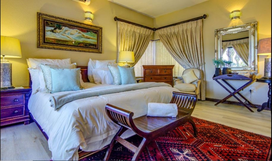 5 Bedroom Property for Sale in Glen Marais Gauteng