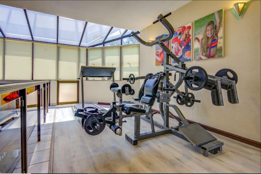 5 Bedroom Property for Sale in Glen Marais Gauteng
