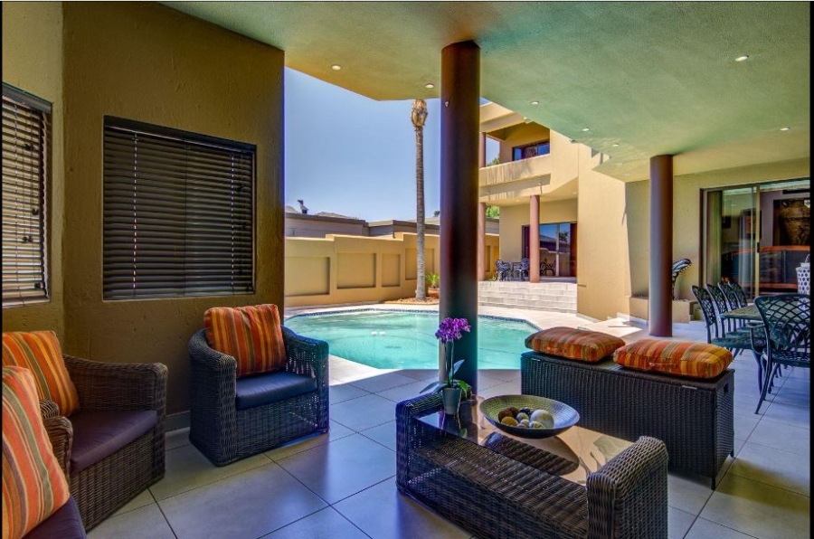 5 Bedroom Property for Sale in Glen Marais Gauteng
