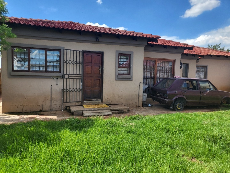 5 Bedroom Property for Sale in Spruit View Gauteng