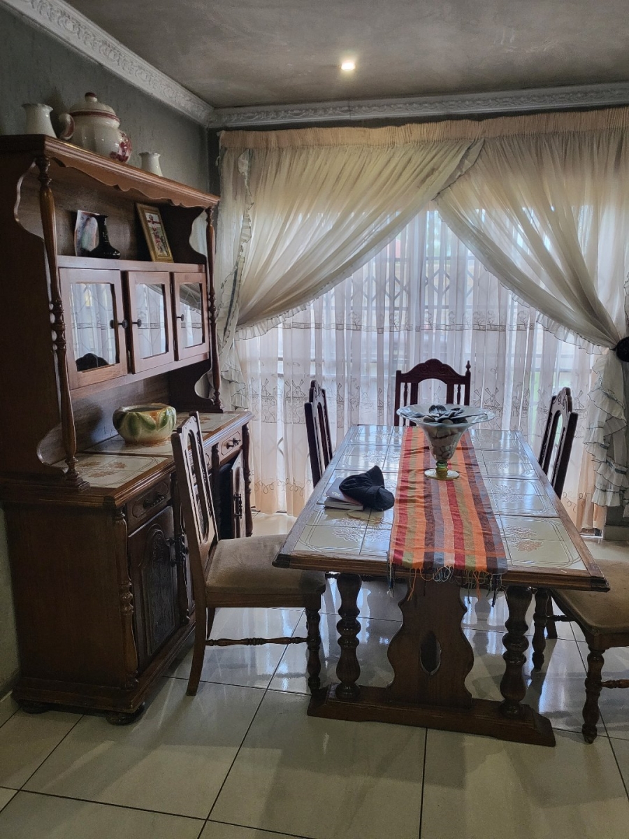 5 Bedroom Property for Sale in Spruit View Gauteng