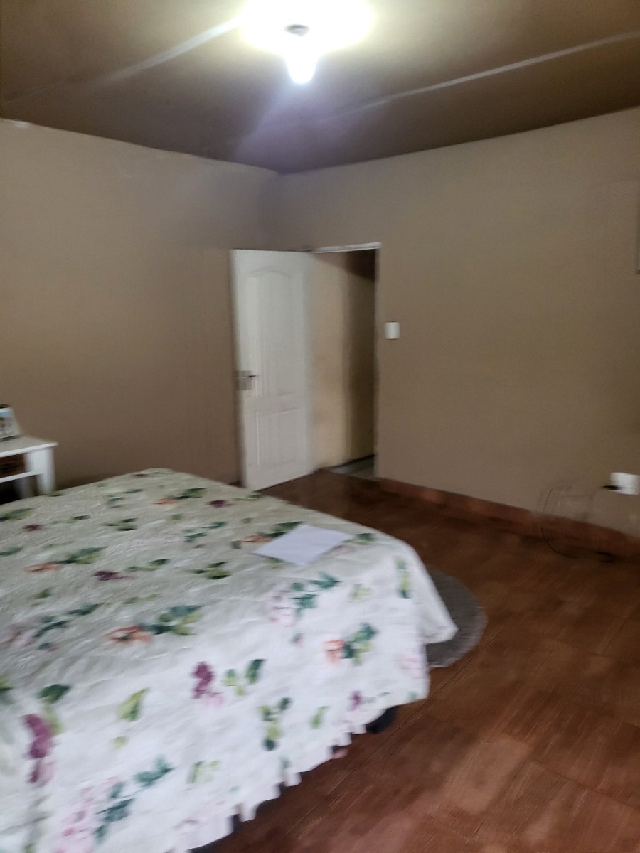 5 Bedroom Property for Sale in Spruit View Gauteng