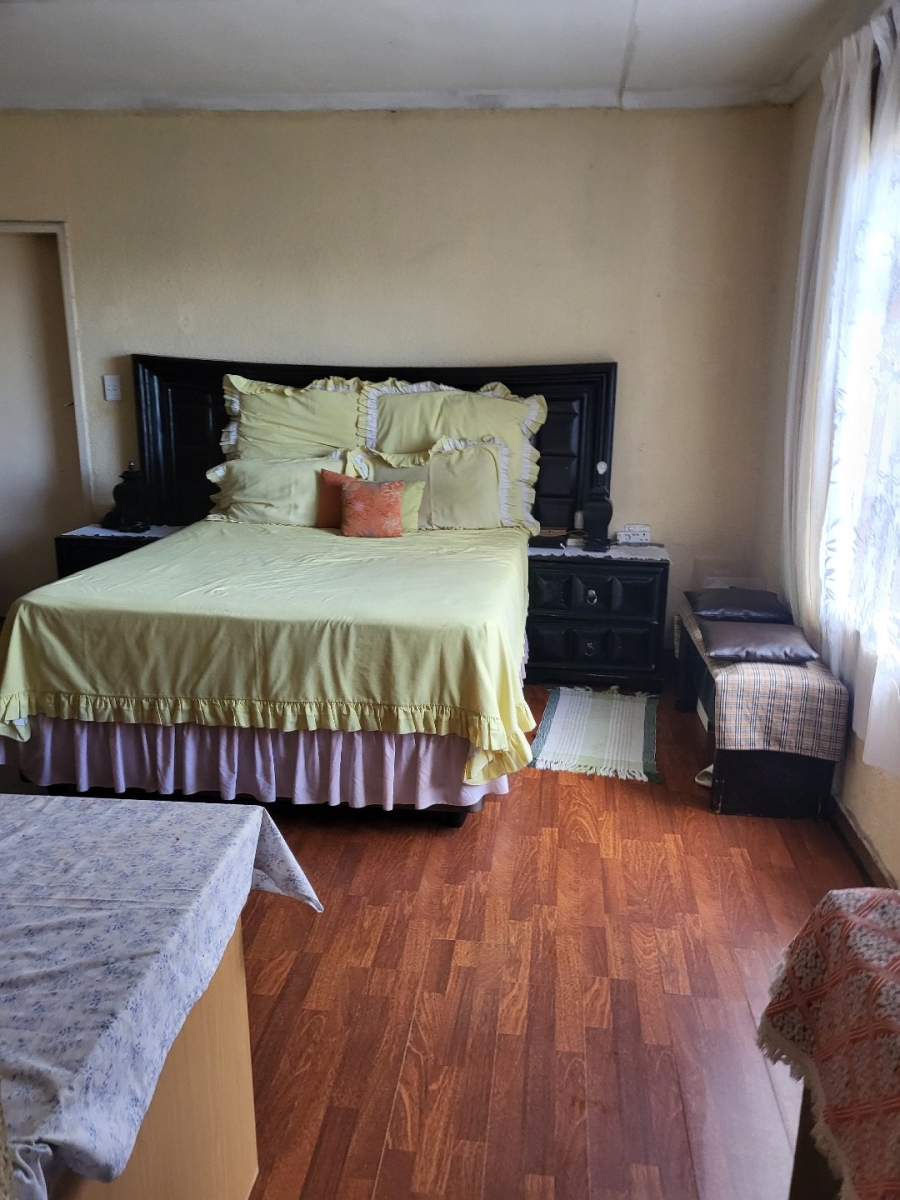 5 Bedroom Property for Sale in Spruit View Gauteng