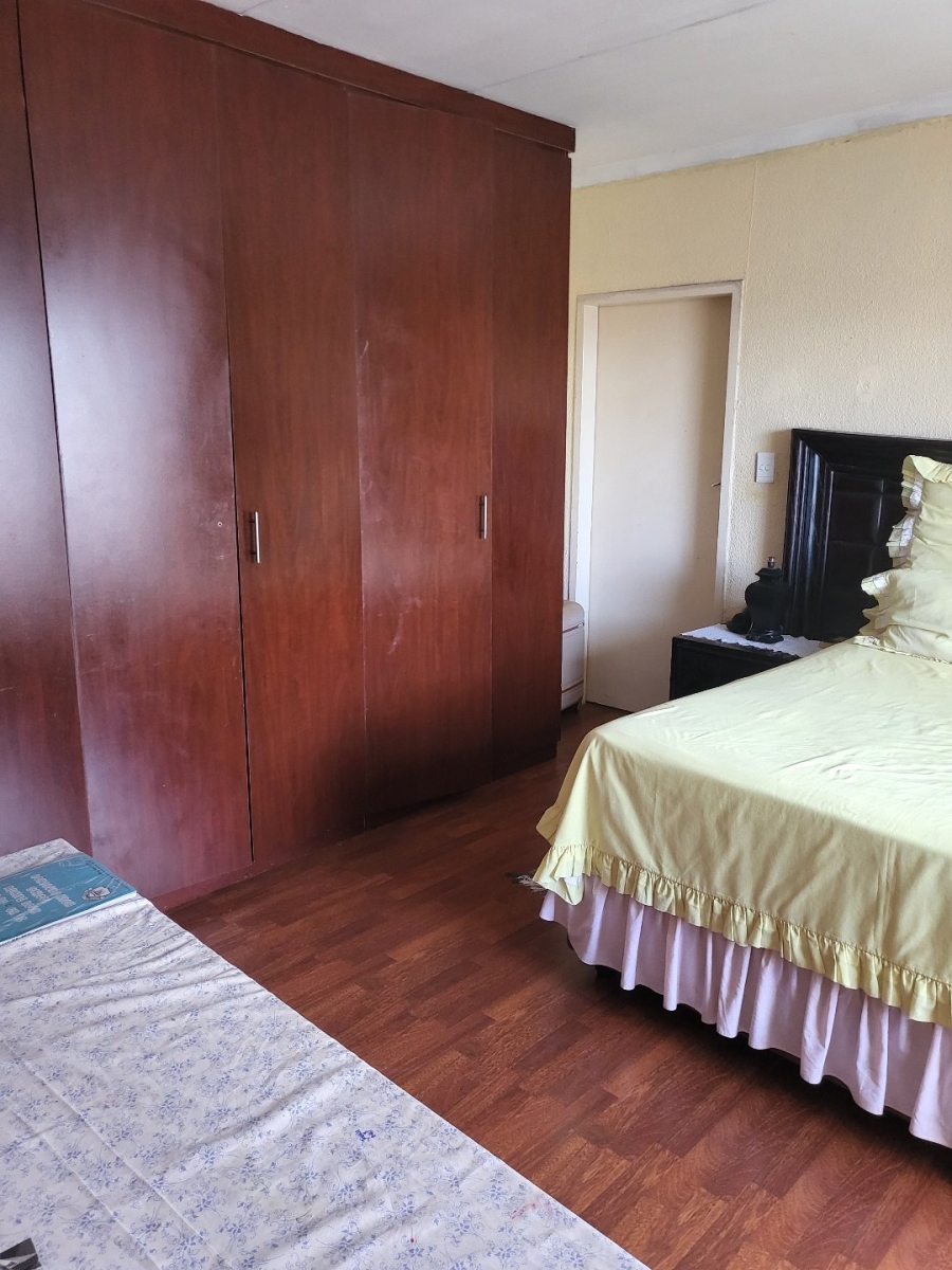 5 Bedroom Property for Sale in Spruit View Gauteng
