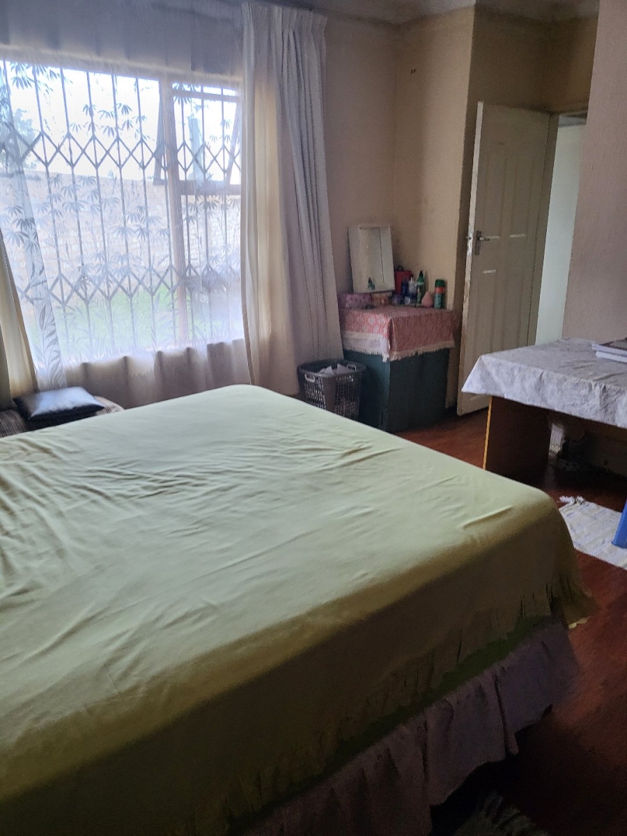 5 Bedroom Property for Sale in Spruit View Gauteng