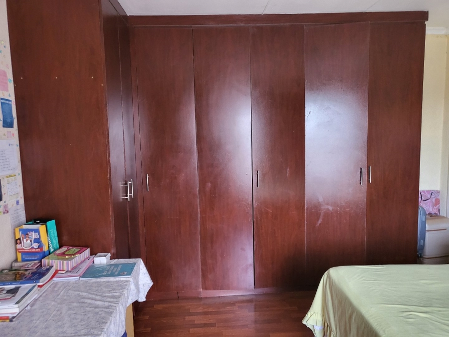 5 Bedroom Property for Sale in Spruit View Gauteng