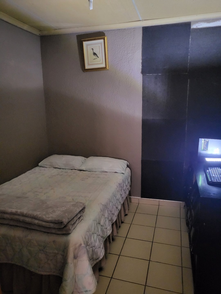 5 Bedroom Property for Sale in Spruit View Gauteng