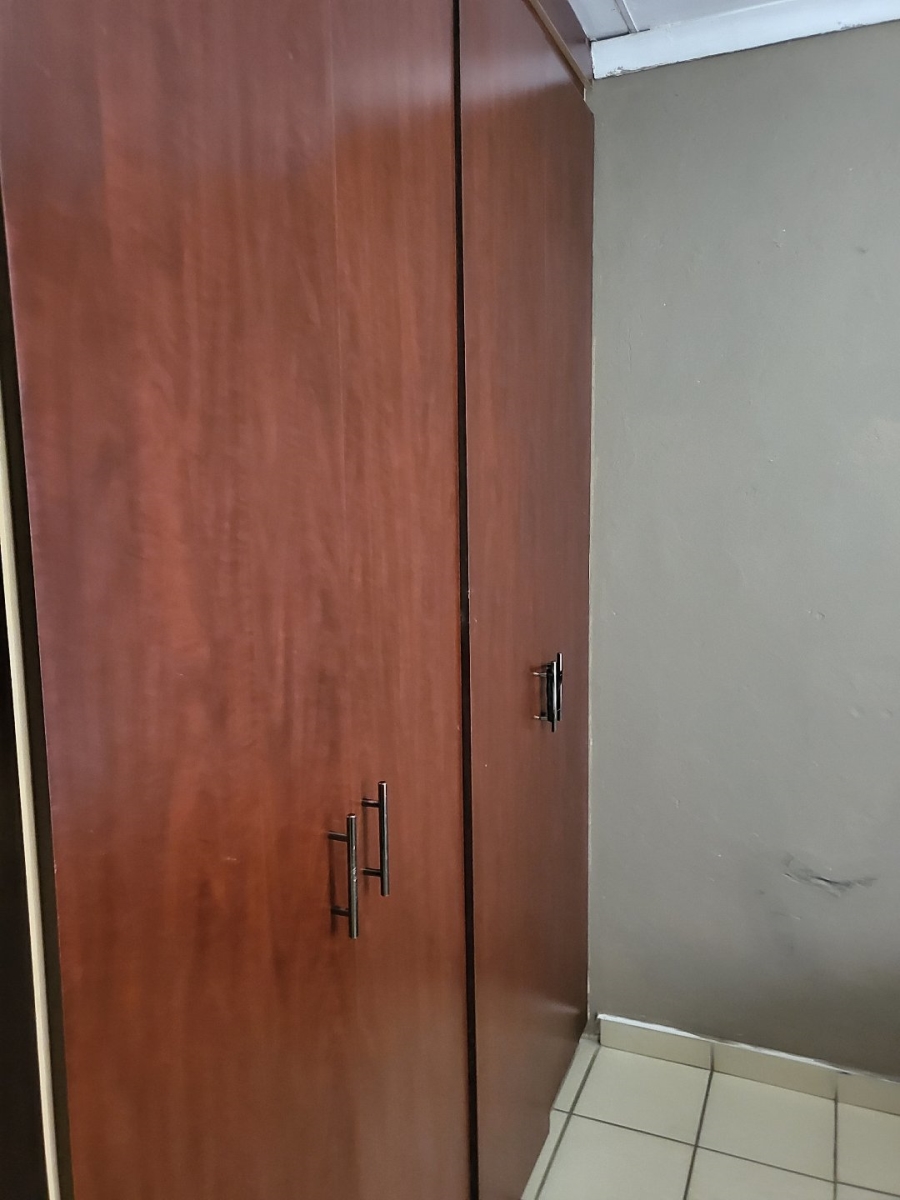 5 Bedroom Property for Sale in Spruit View Gauteng