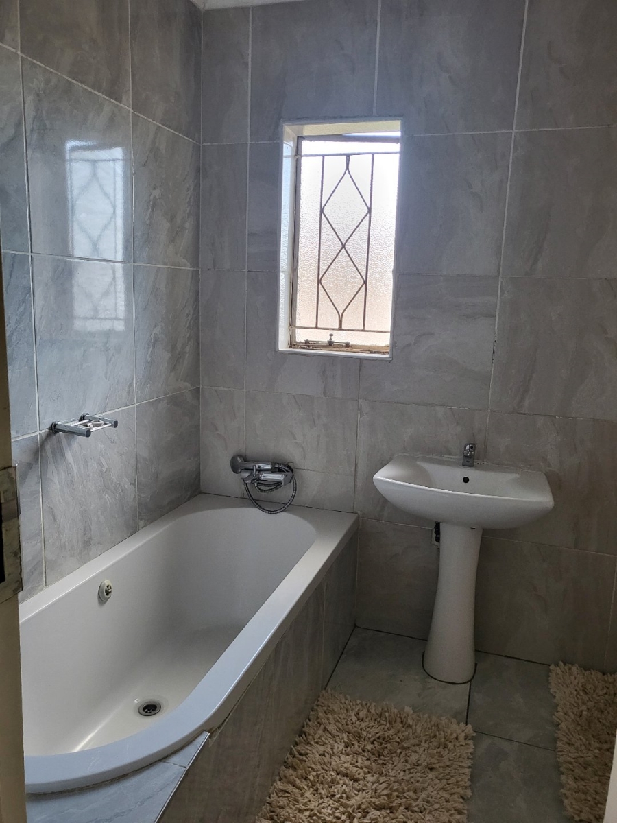 5 Bedroom Property for Sale in Spruit View Gauteng