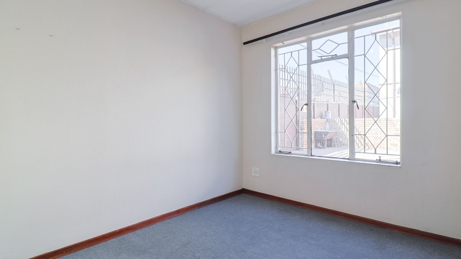 2 Bedroom Property for Sale in New Redruth Gauteng