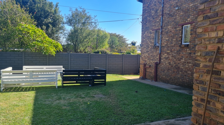 3 Bedroom Property for Sale in Rooihuiskraal Gauteng