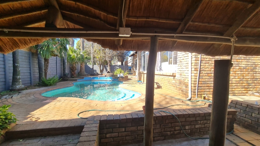 3 Bedroom Property for Sale in Rooihuiskraal Gauteng
