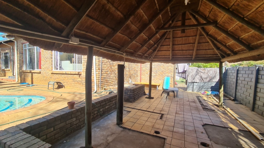 3 Bedroom Property for Sale in Rooihuiskraal Gauteng