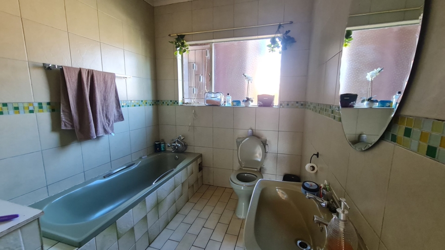 3 Bedroom Property for Sale in Rooihuiskraal Gauteng