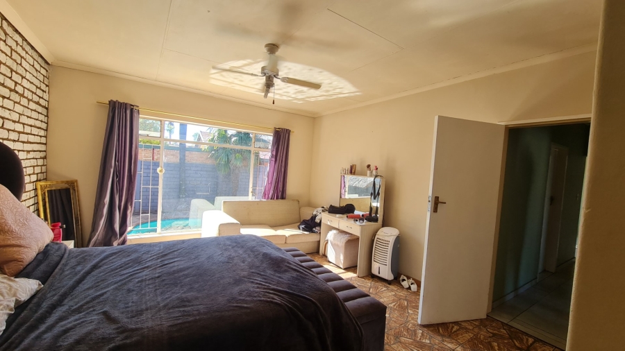 3 Bedroom Property for Sale in Rooihuiskraal Gauteng