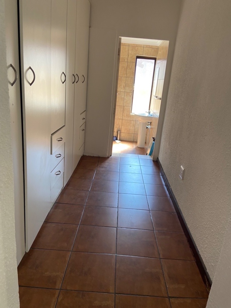 3 Bedroom Property for Sale in Rooihuiskraal Gauteng